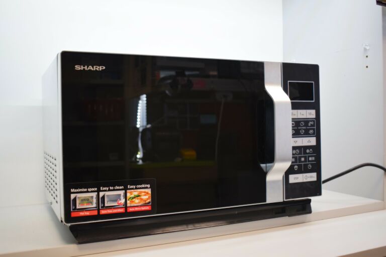 MIKROFALA SHARP R760S