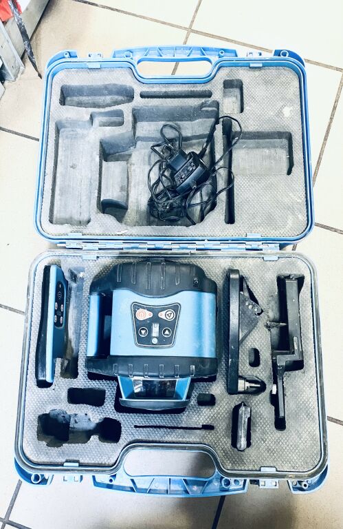 LASER NOVI PRO R200 WALIZKA