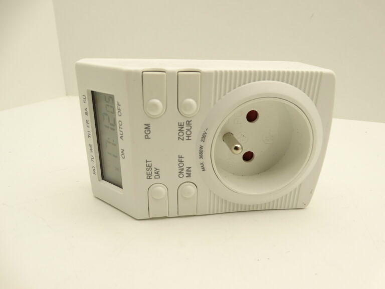 programator-cyfrowy-emt700-f-wtyczka-stan-uzywany