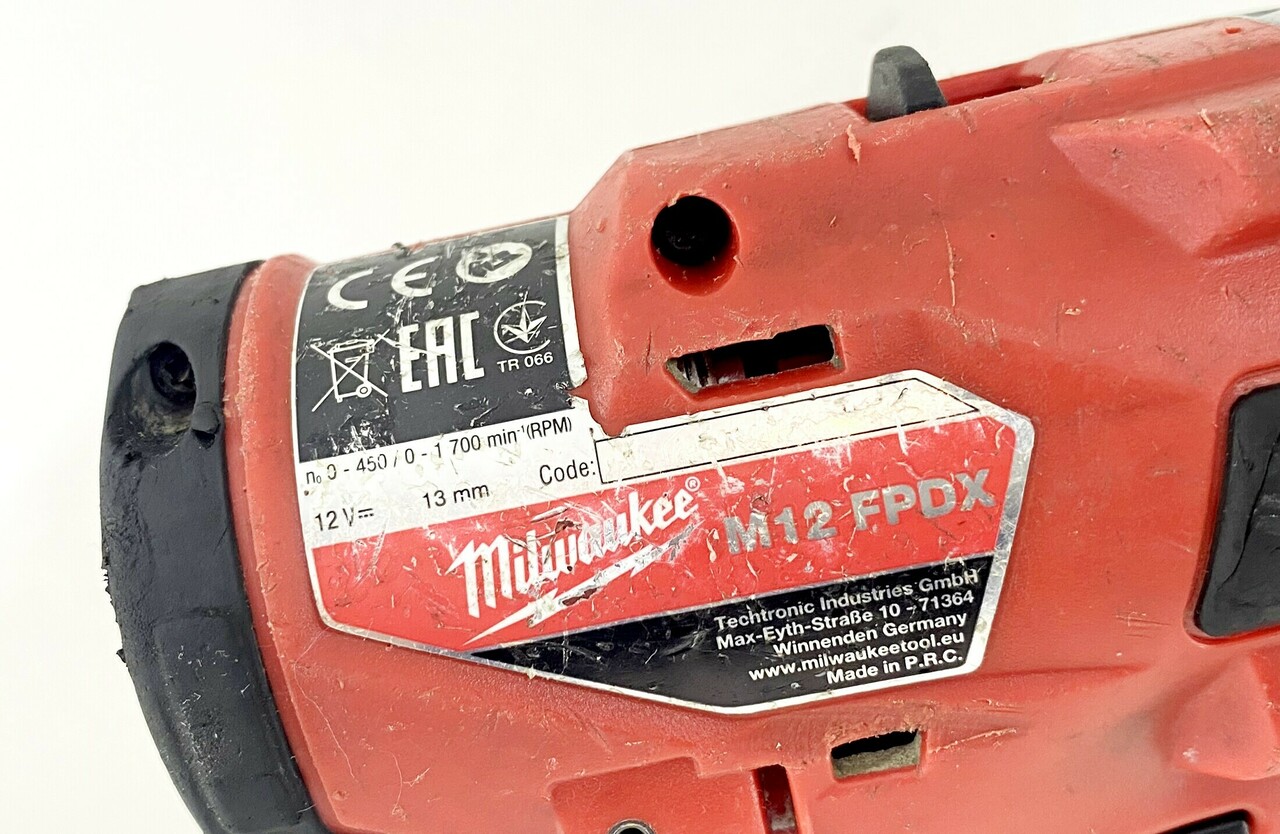 wiertarko-wkretarka-milwaukee-m12-fpdx-komplet-informacje-dodatkowe-podswietlenie