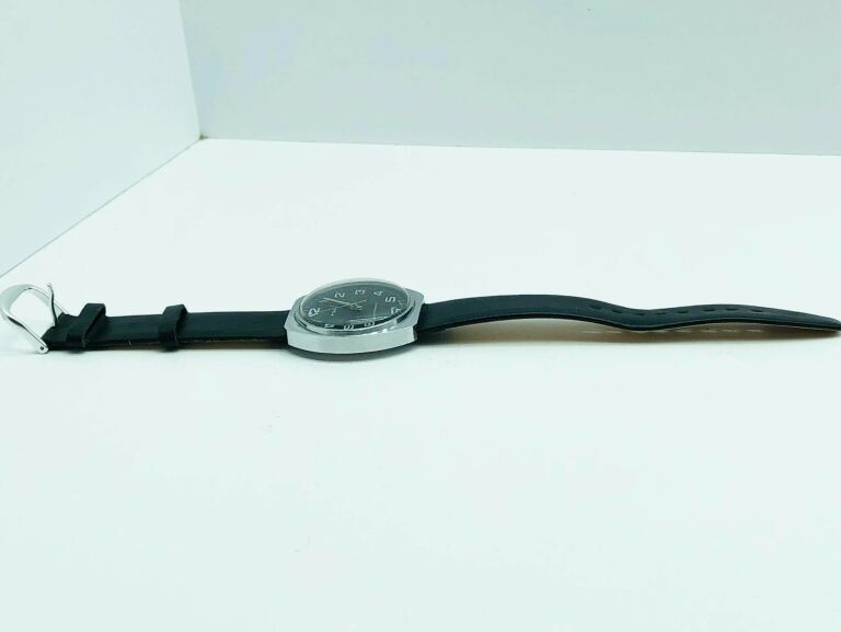 ZEGAREK MĘSKI RUHLA ANTIMAGNETIC