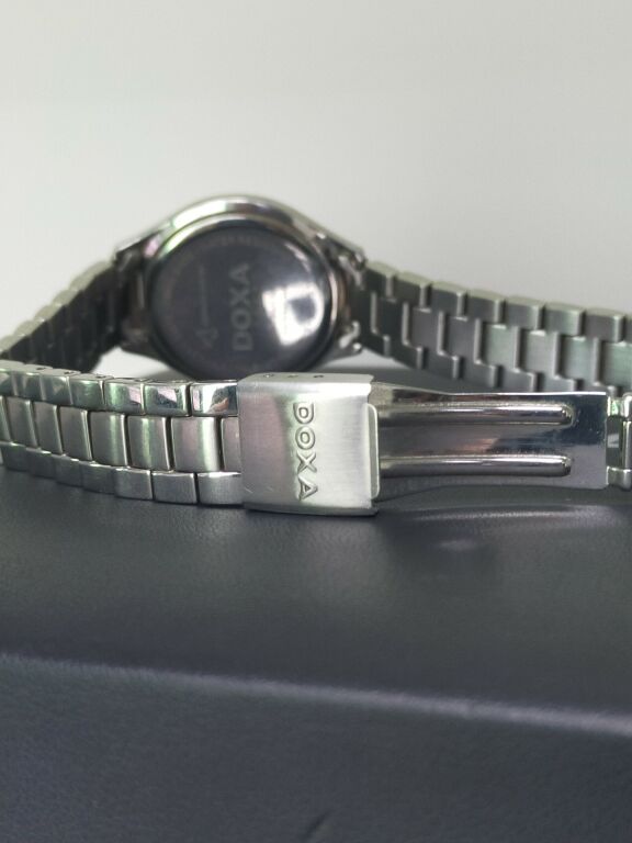 ZEGAREK DOXA 211.15 SWISS MADE SZAFIROWE SZKŁO