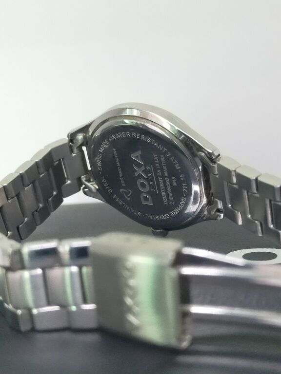 ZEGAREK DOXA 211.15 SWISS MADE SZAFIROWE SZKŁO