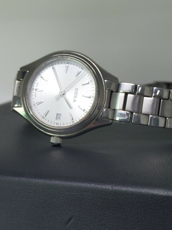 ZEGAREK DOXA 211.15 SWISS MADE SZAFIROWE SZKŁO