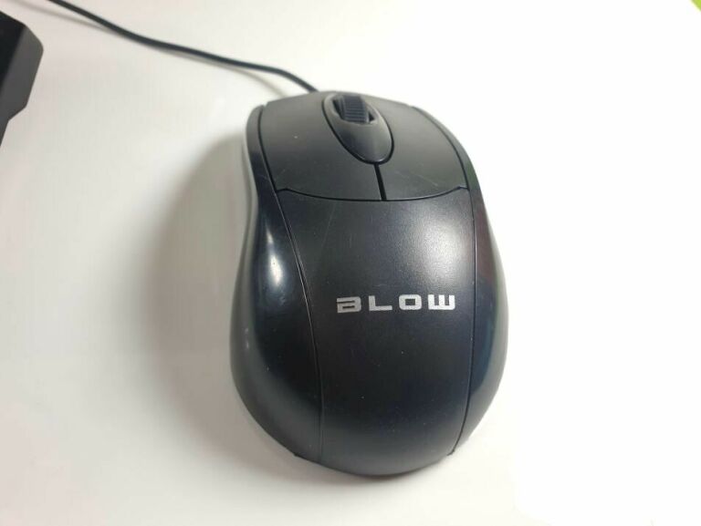 KOMPUTER ALL IN ONE LENOVO C200 ATOM 2GB RAM WIN7