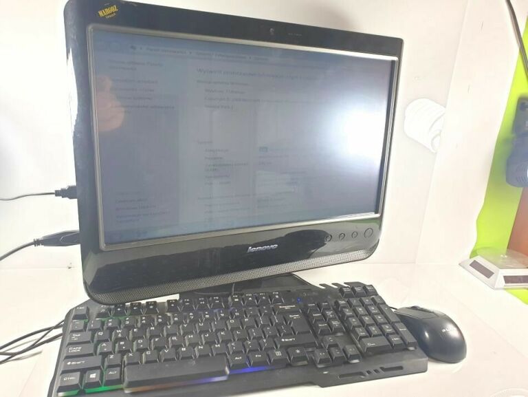 KOMPUTER ALL IN ONE LENOVO C200 ATOM 2GB RAM WIN7