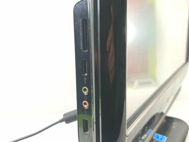 KOMPUTER ALL IN ONE LENOVO C200 ATOM 2GB RAM WIN7