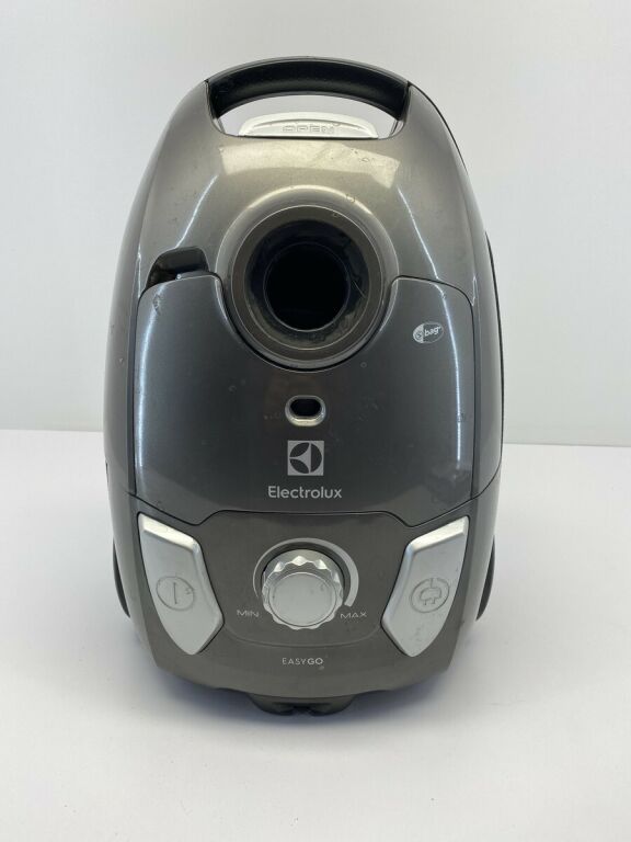 odkurzacz-electrolux-easygo-eeg44igm-kolor-dominujacy-czarny