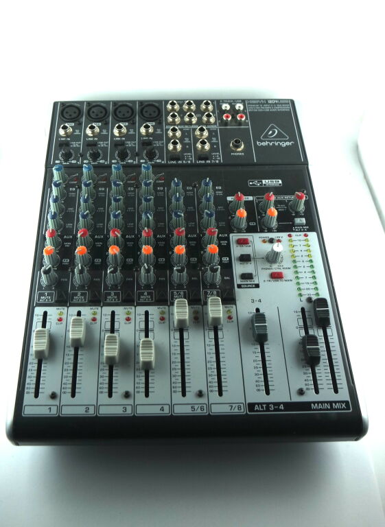MIKSER BEHRINGER XENYX 1204 USB