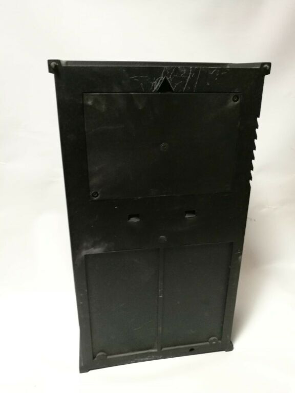 piekny-stary-zegar-metron-wiszacy-stan-do-renowacji