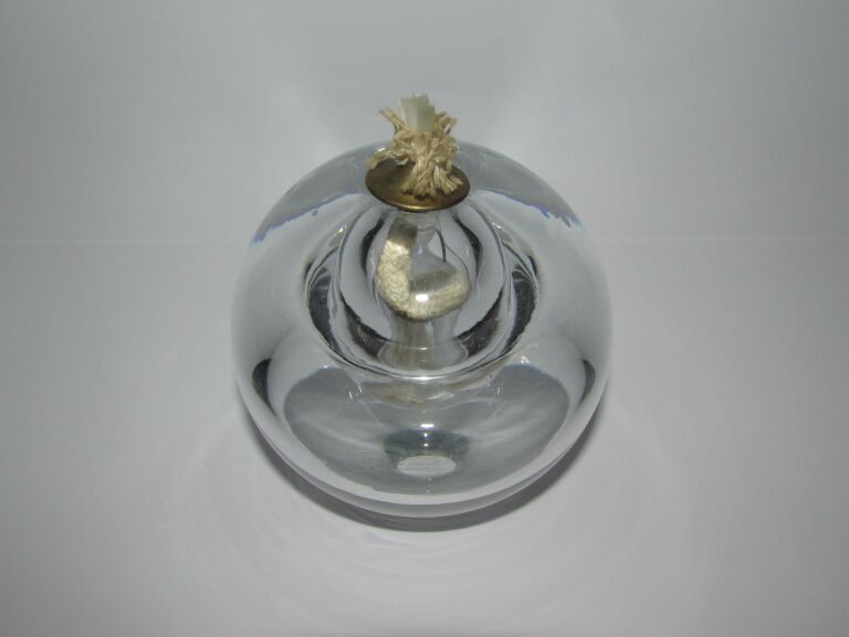 szklana-swieca-naftowa-stan-nie-wymaga-renowacji