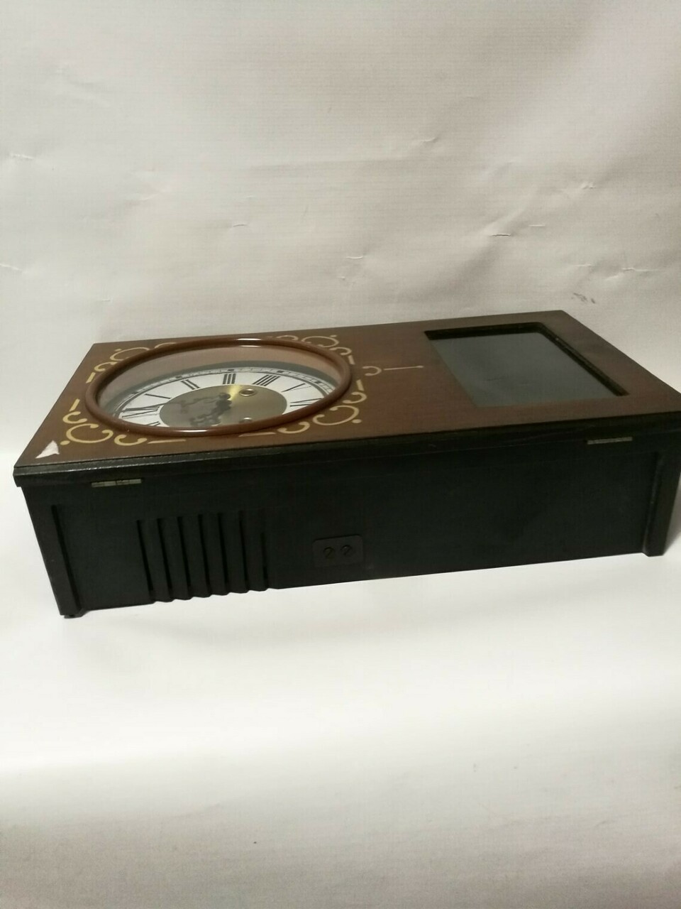 piekny-stary-zegar-metron-wiszacy-aleja-wolnosci-15b-czestochowa-sj