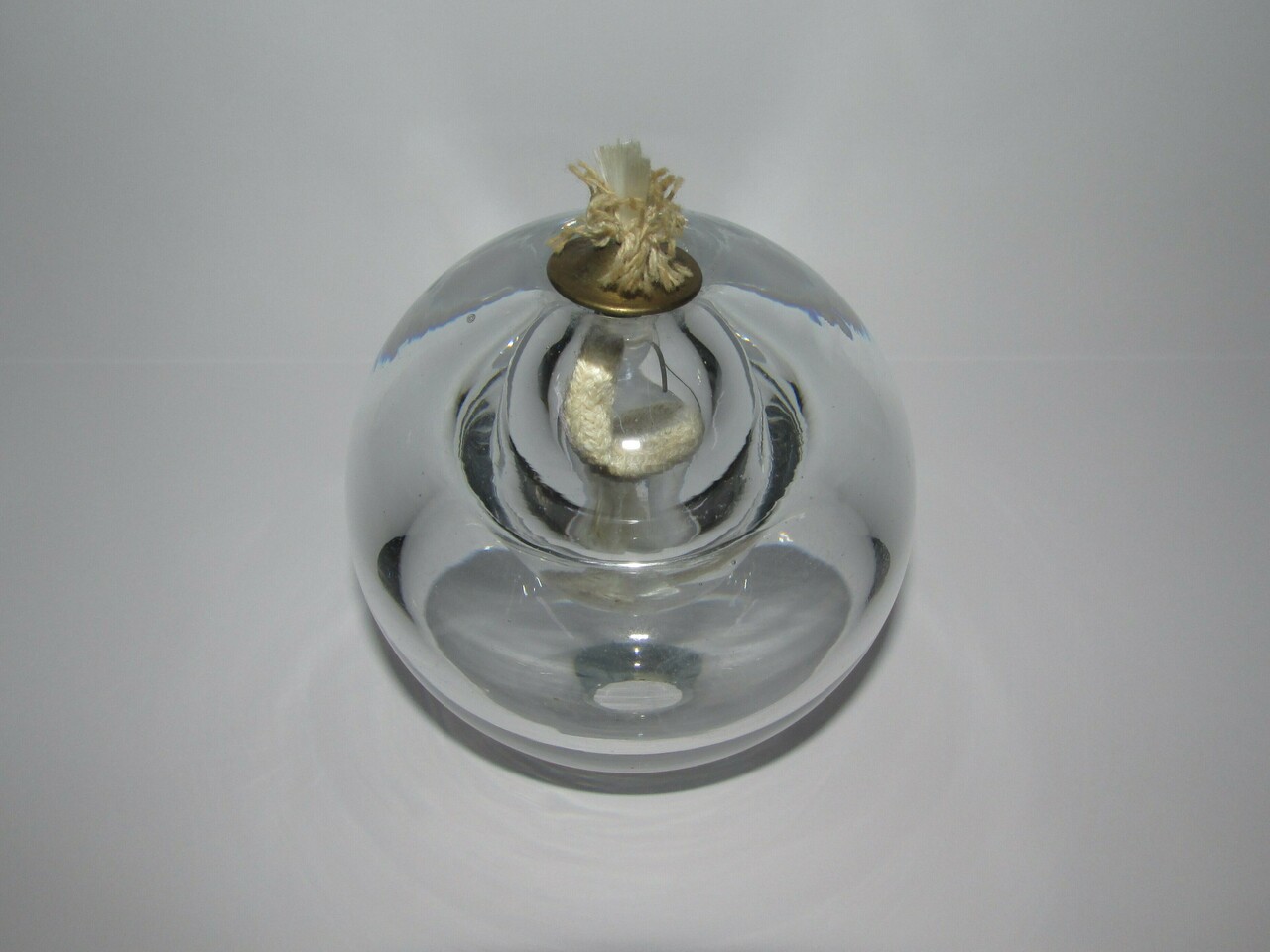 szklana-swieca-naftowa-stan-nie-wymaga-renowacji