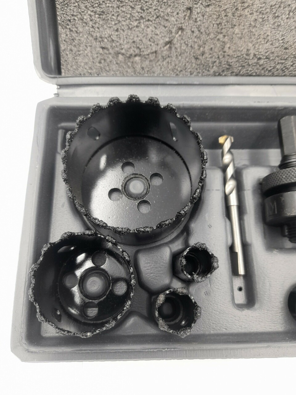 zestaw-otwornic-duro-8-czesci-warto-zastosowanie-kamien