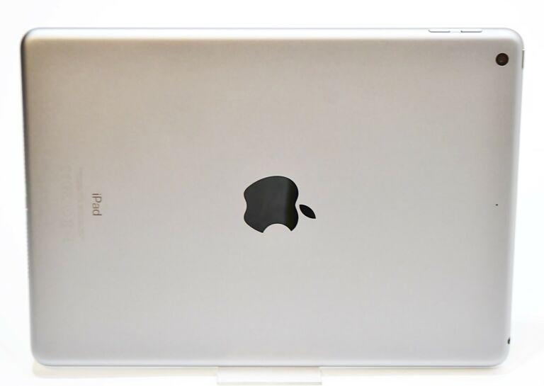 tablet-ipad-5-gen-mp2f2fda-a1822-ba-przekatna-ekranu-97