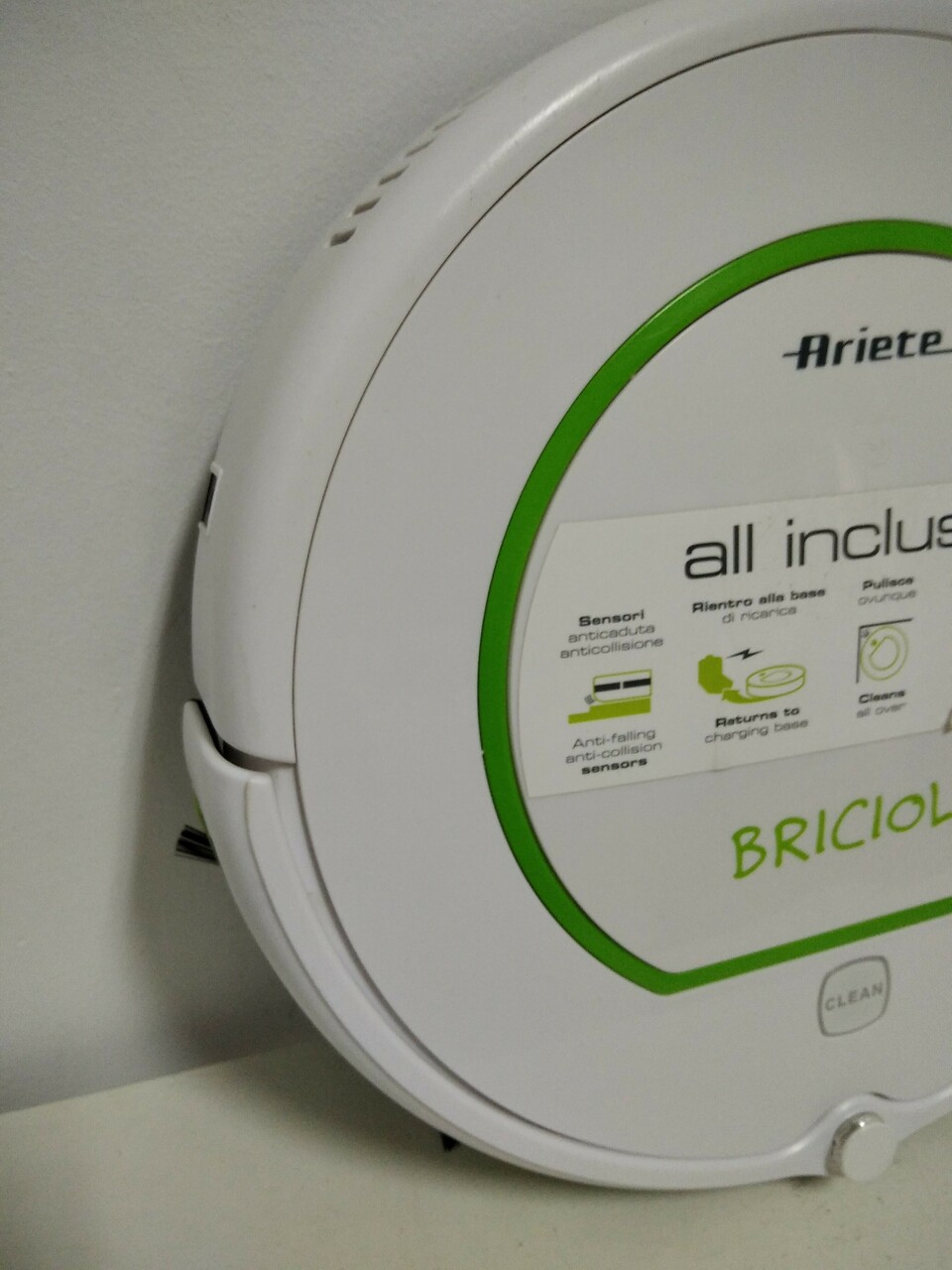 odkurzacz-automatyczny-ariete-briciola-2711-marka-ariete