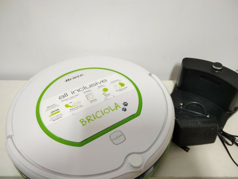 ODKURZACZ AUTOMATYCZNY ARIETE BRICIOLA 2711