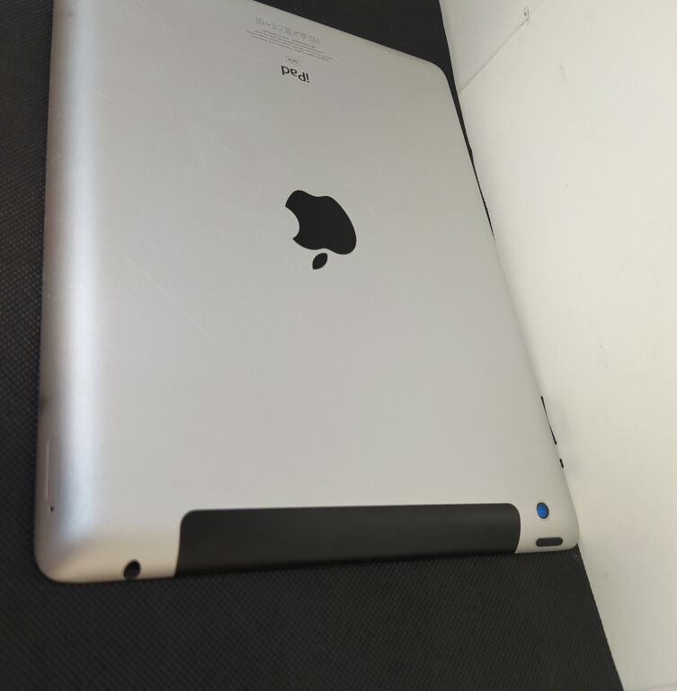 tablet-ipad-apple-32-gb-4g-lte-a1430-md367pla-przekatna-ekranu-97