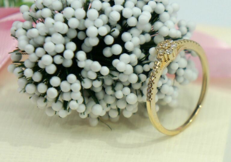 ZŁOTY PIERŚCIONEK KWIATEK Z CYRKONIAMI PR.585 1,74G R.18