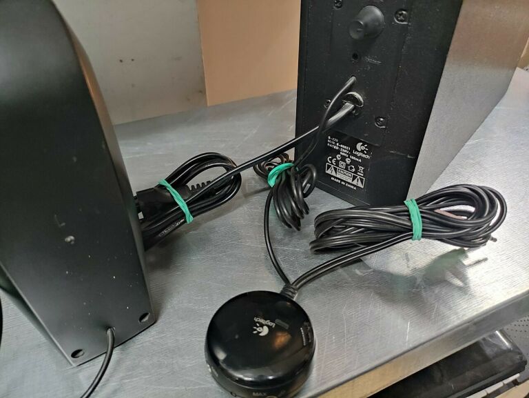 GŁOŚNIKI LOGITECH 2.1 S-220
