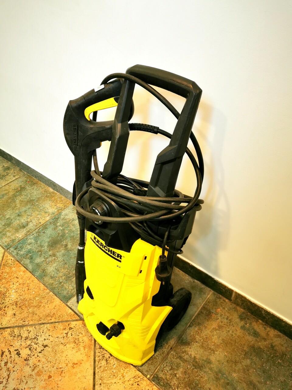 myjka-cisnieniowa-karcher-k4-compact-marka-karcher