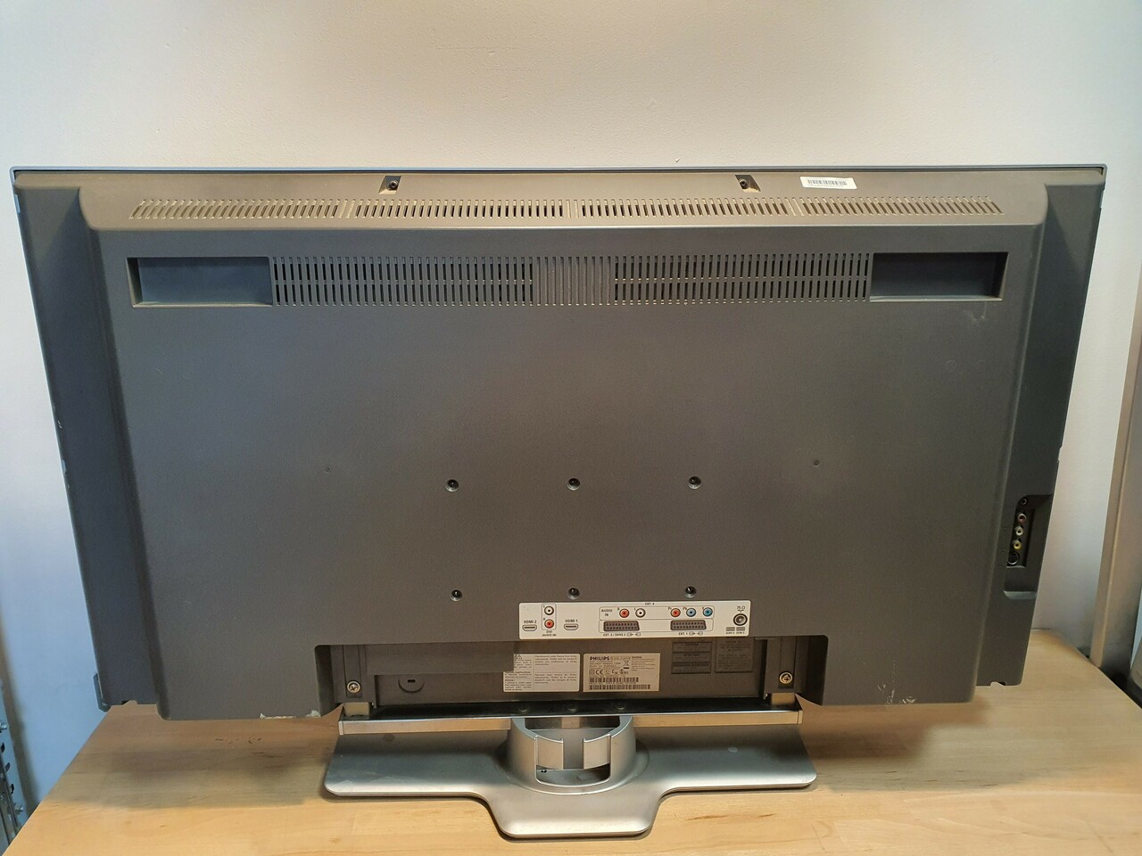 telewizor-philips-lc320w01-polecam-model-lc320w01