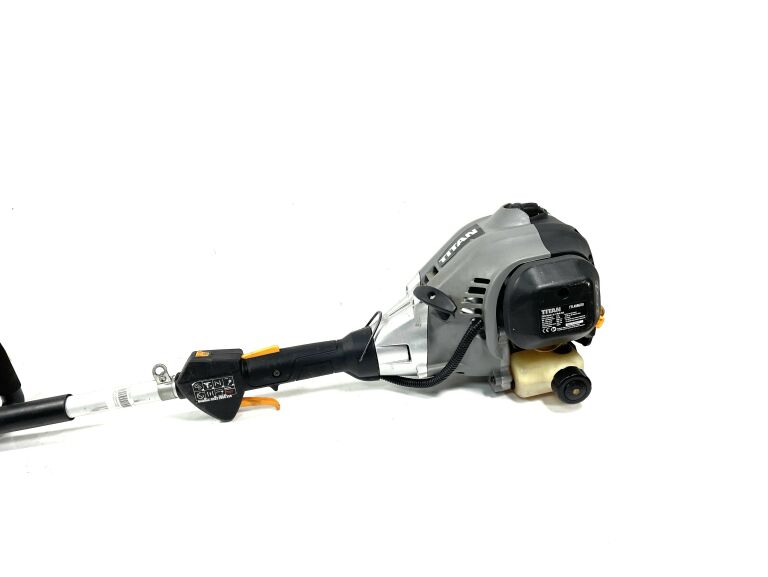 podkaszarka-titan-ttl488gdo-noze-marka-titan