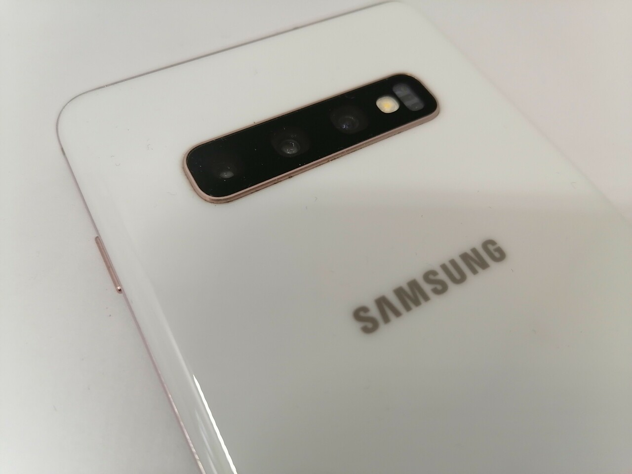 telefon-samsung-s10-plus-przekatna-ekranu-64