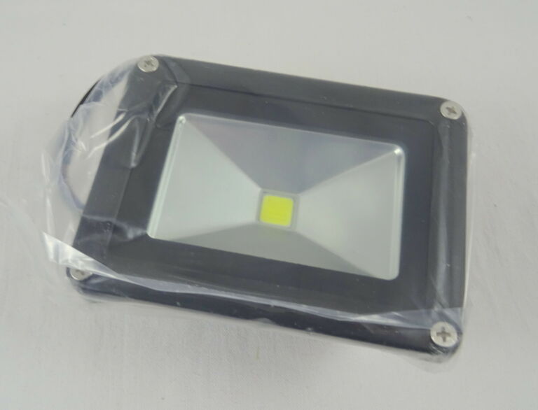 NAŚWIETLACZ LED 10W VOLTENO VO0042 PUDEŁKO
