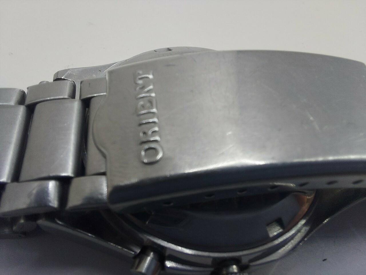 zegarek-orient-l469711-zielony-mechanizm-kwarcowy