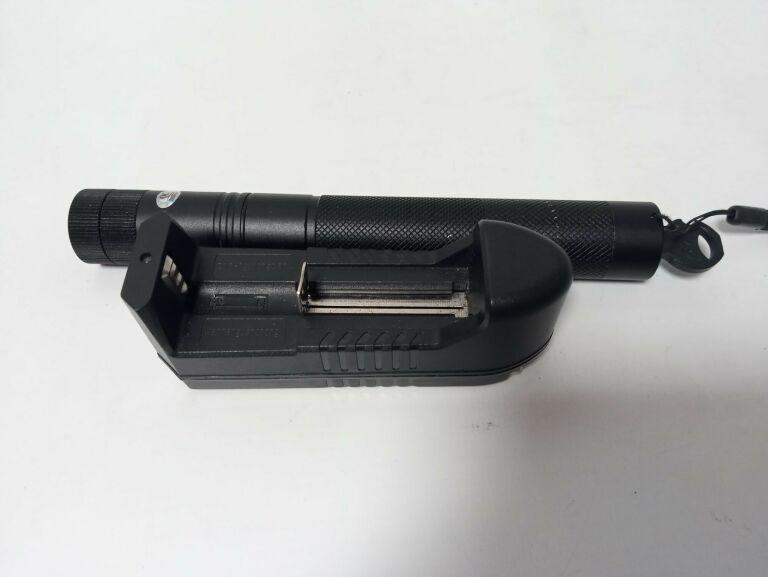 laser-wskaznik-laserowy-zielony-30000mw-80km-aleja-wolnosci-15b-czestochowa-sj