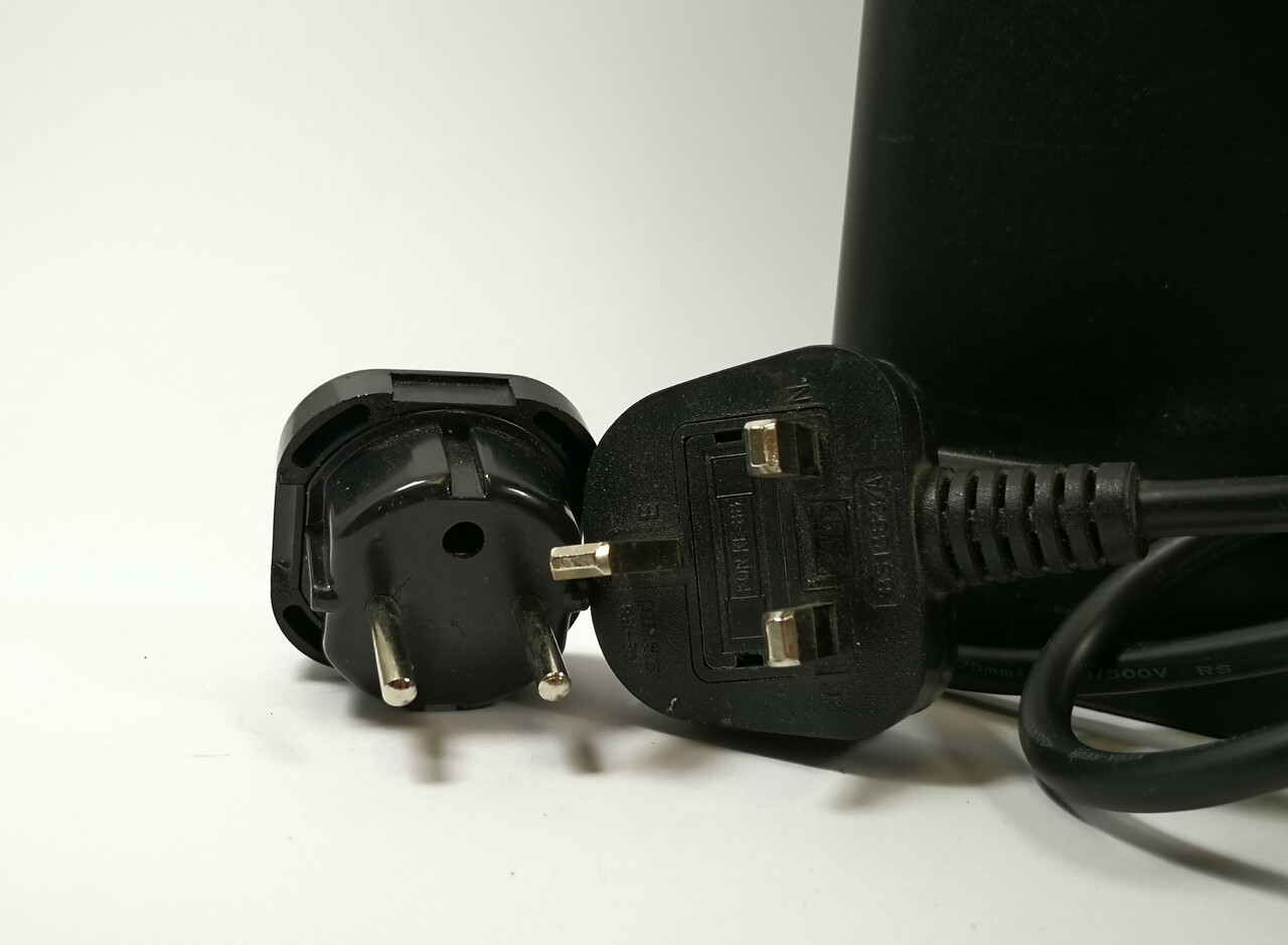 expres-delonghi-caffe-treviso-kolor-dominujacy-czarny