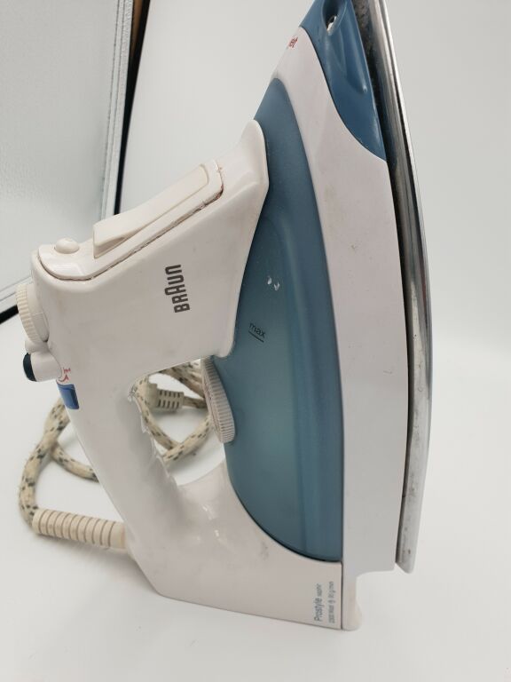 zelazko-braun-prostyle-saphir-si-8520-2300w-kolor-dominujacy-bialy