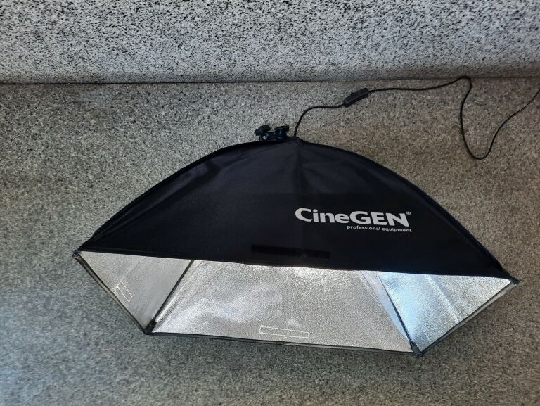 SOFTBOX CINEGEN + STATYW MANFROTTO