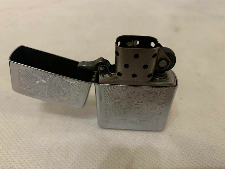 ZAPALNICZKA ZIPPO MARLBORO +POKROWIEC