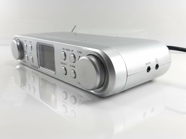 RADIO PODWIESZANE CT-3998 SREBRNE KOMPLET