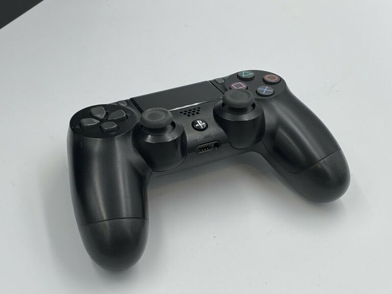 konsola-ps4-pro-1tb-stan-uzywany