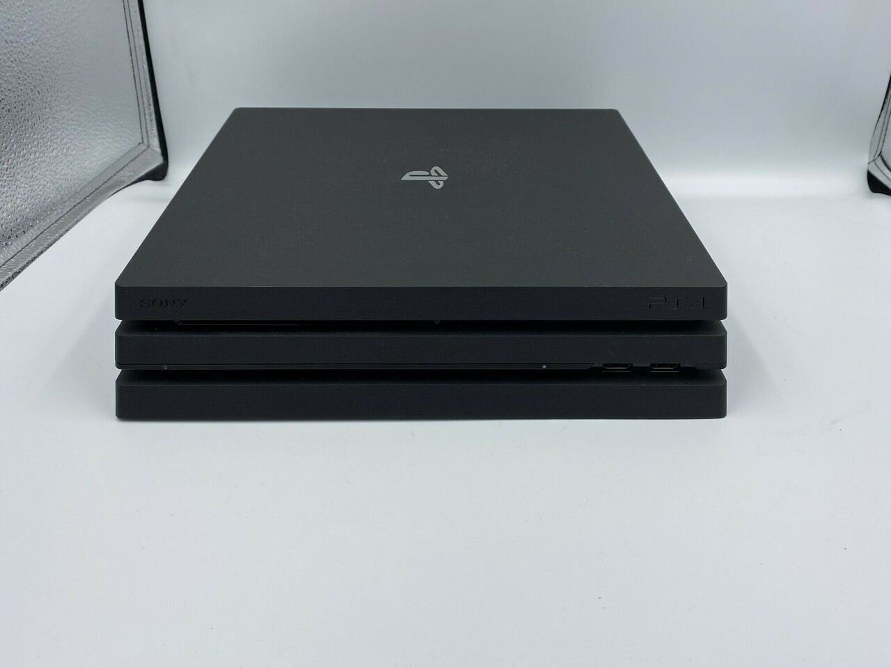 konsola-ps4-pro-1tb-kolor-czarny