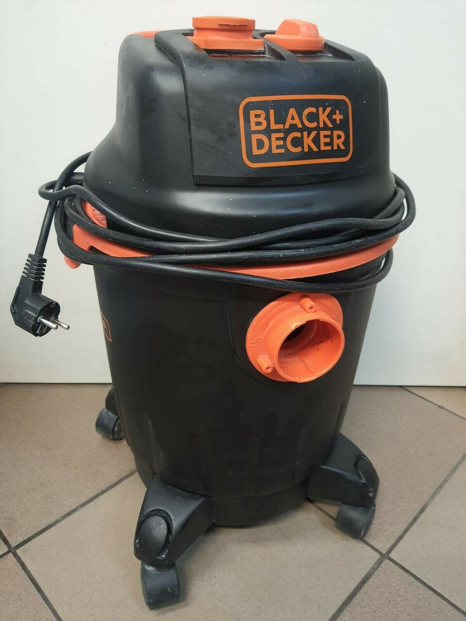 odkurzacz-przemyslowy-blackdecker-bxvc20pte-stan-uzywany