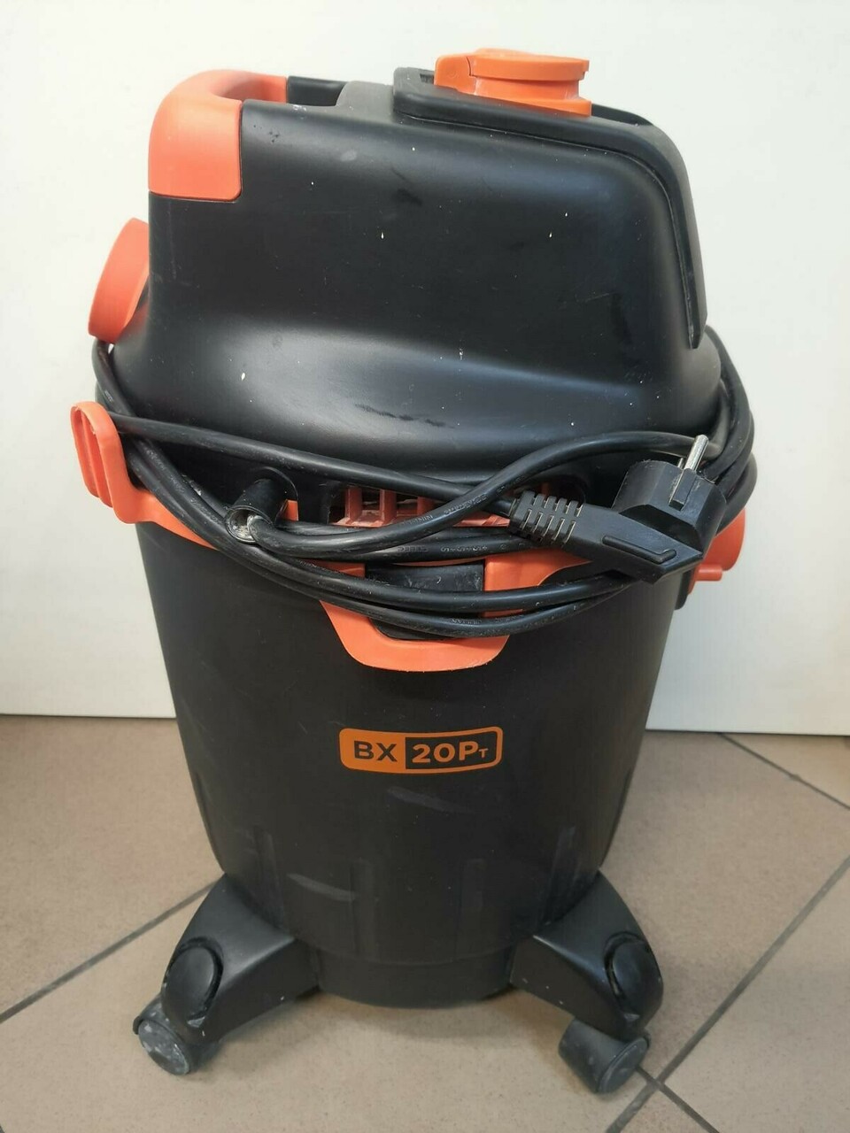 odkurzacz-przemyslowy-blackdecker-bxvc20pte-marka-blackdecker