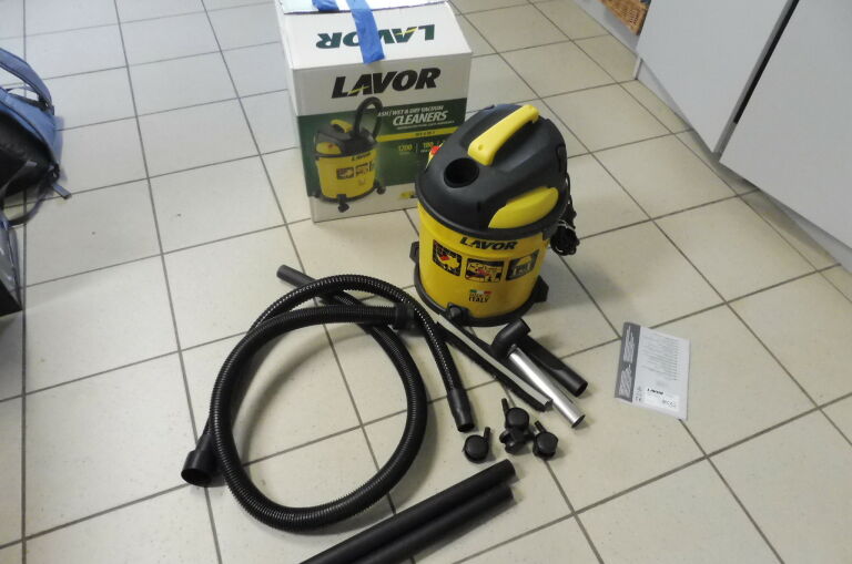 LAVOR ODKURZACZ UNIWERSALNY WX 4W1 KARTON