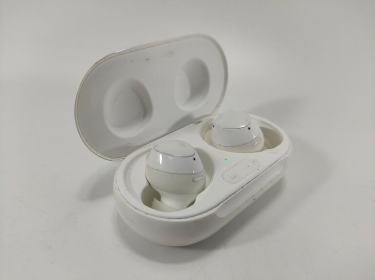 SŁUCHAWKI SAMSUNG GALAXY BUDS + PUDEŁKOOKAZJA !!!