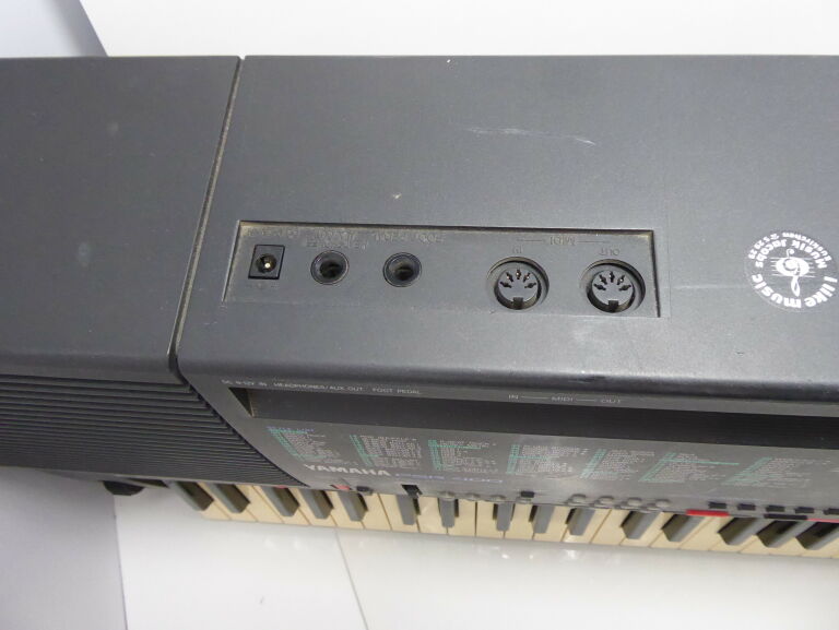 KEYBOARD YAMAHA PSR-400