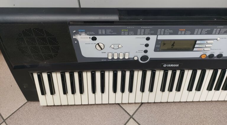 keyboard-yamaha-psr-e213-product-id