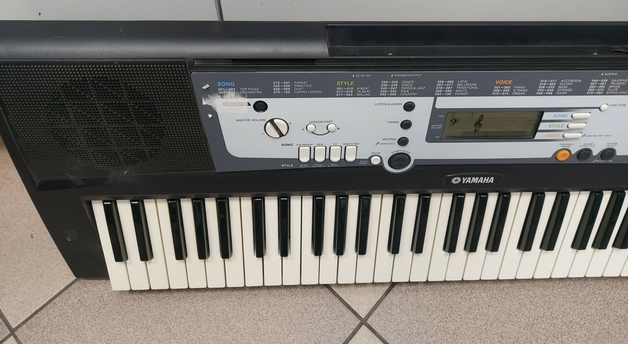 keyboard-yamaha-psr-e213-product-id