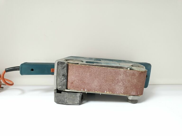 SZLIFIERKA TAŚMOWA BLACK DECKER DN 85/D1