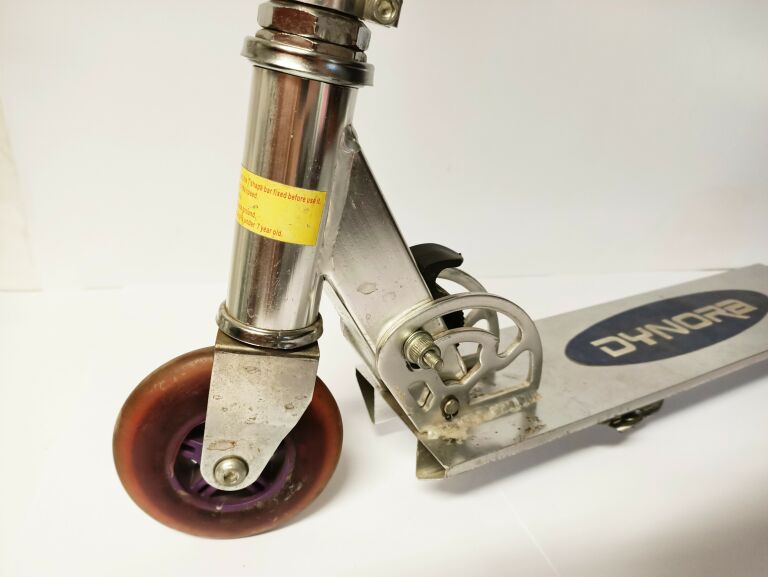 hulajnoga-dynora-skladana-model-brak