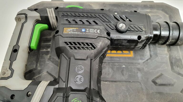 MŁOT WYBURZENIOWY NITEO TOOLS 1300W / WALIZKA