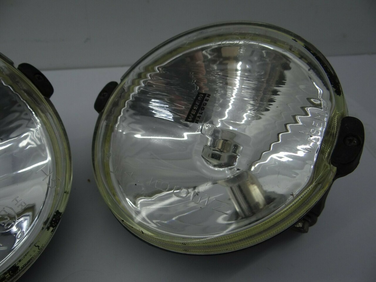 2x-mocny-halogen-dalekosiezny-reflektor-wesem-producent-czesci-wesem