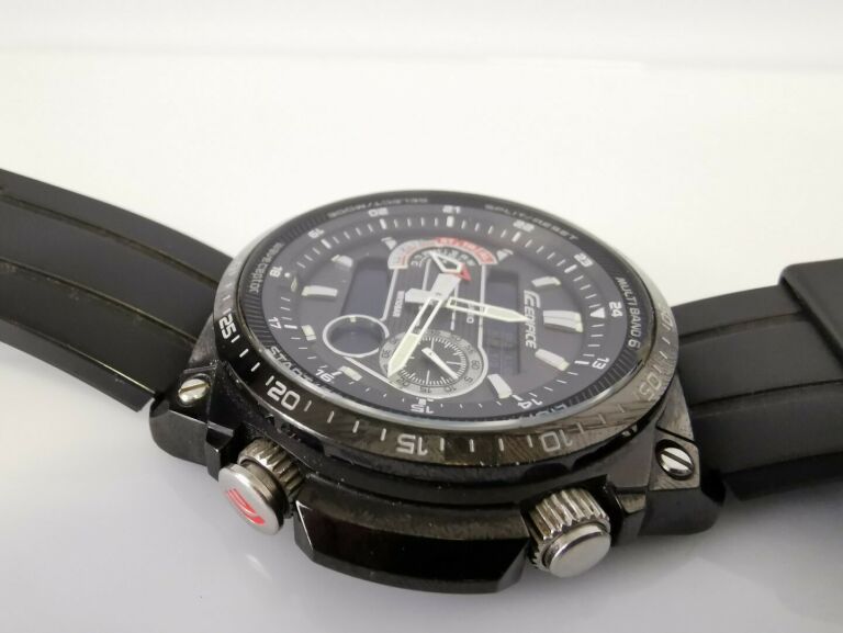 ZEGAREK CASIO EDIFICE MULTIBAND 6 ECW-M300E